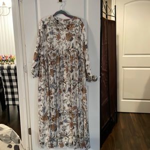 Beautiful Dainty Jewell’s maxi dress